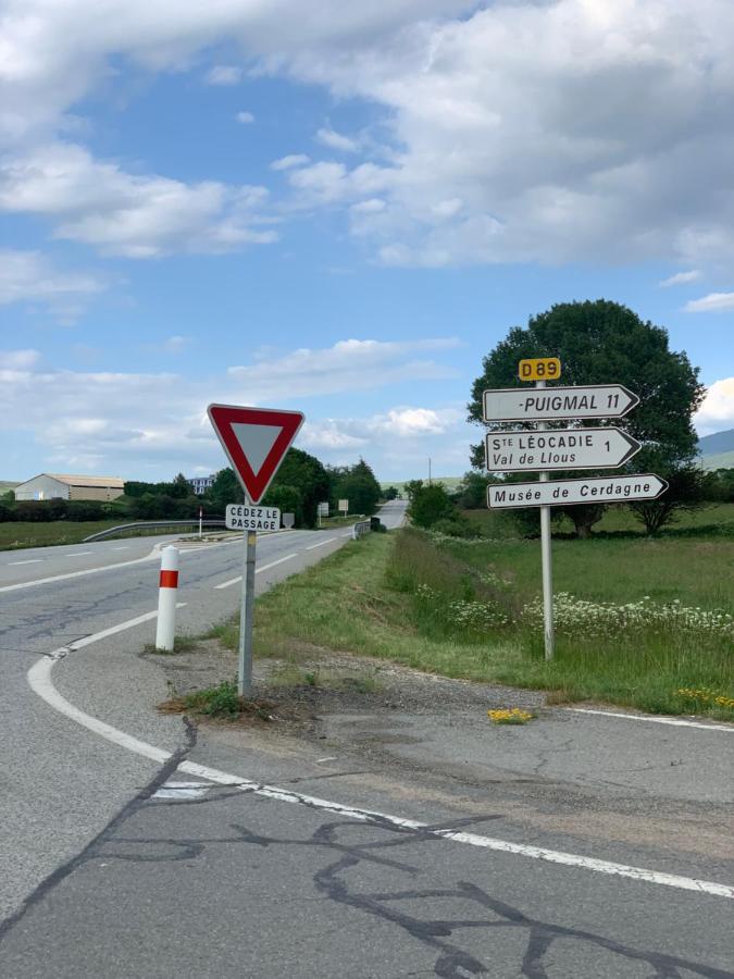 Val De Llous I 40 Leilighet Sainte-Léocadie Eksteriør bilde