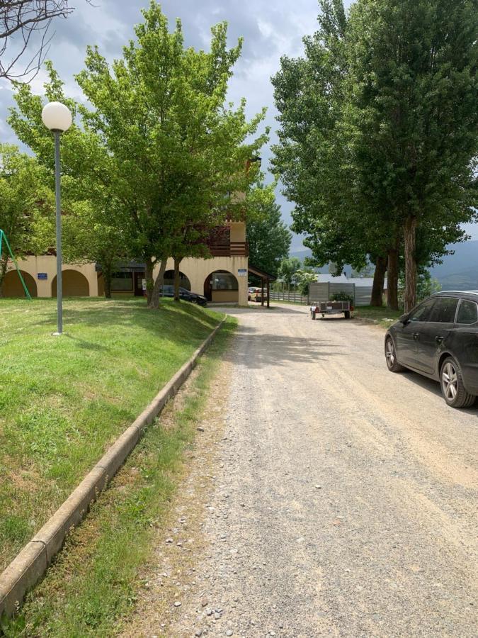 Val De Llous I 40 Leilighet Sainte-Léocadie Eksteriør bilde